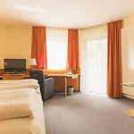 Luise Otel